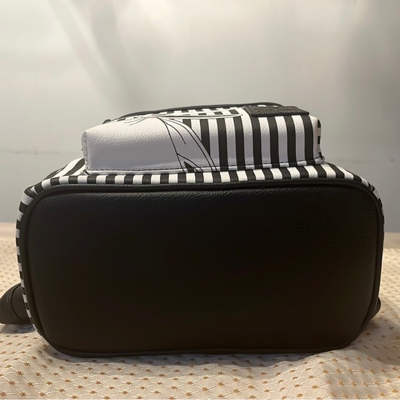 🌹Host Pick🌹Loungefly nightmare before Christmas mini backpack - hard to find - Picture 5 of 9